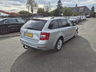 skadebil auto Skoda Octavia 1.0 TSI 12V 2018/2