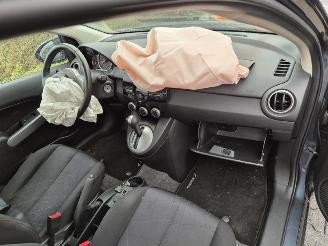 Mazda 2 1.5 picture 5