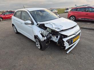 Hyundai I-20 1.0 T GDi picture 4