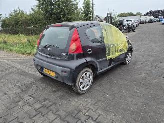 Sloopauto Peugeot 107 1.0 2010/3