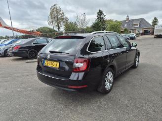 Schadeauto Skoda Octavia Combi 1.6 TDi 2019/7