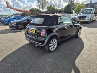 Schadeauto Mini Cooper Cabrio 1.6 16v 2004/7