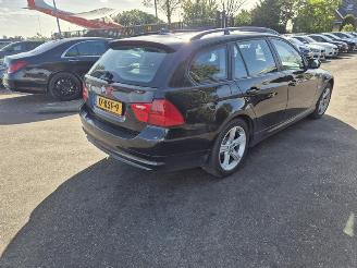 Schadeauto BMW 3-serie 316i Touring 2010/1