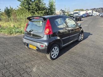 Sloopauto Peugeot 107 1.0 12v 2011/9