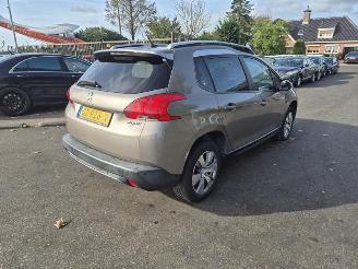 Vrakbiler auto Peugeot 2008 1.2 12v 2015/9