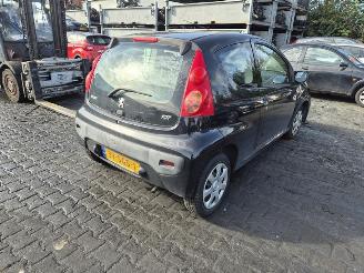 Sloopauto Peugeot 107 1.0 12v 2011/9