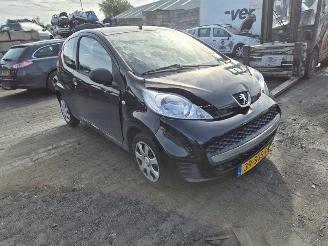 Peugeot 107 1.0 12v picture 4