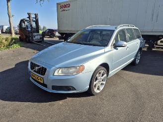 Volvo V-70 D5 picture 3