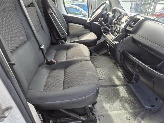Peugeot Boxer 2.2 HDi picture 9