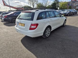 krockskadad bil auto Mercedes C-klasse 180 CDi Estate 2012/2