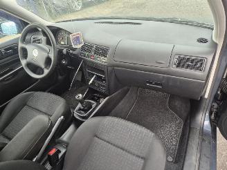 Volkswagen Golf 1.6 16v picture 5