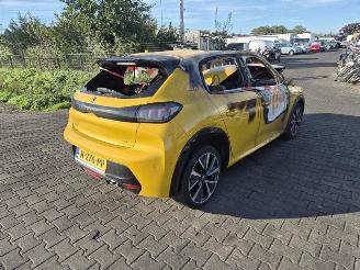Vrakbiler auto Peugeot 208 1.2 VTi 2021/3