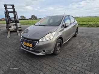 Peugeot 208 1.0 Vti picture 3