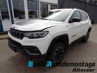 Vrakbiler auto Jeep Compass Compass II (MP), SUV, 2016 1.3 4XE 240 16V 4x4 2022/9