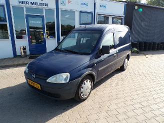 Vaurioauto  passenger cars Opel Combo  2003/1