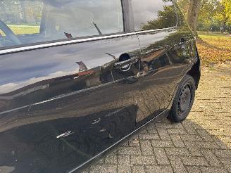 Peugeot 108  picture 11