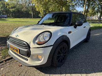 uszkodzony samochody osobowe Mini One  2014/1