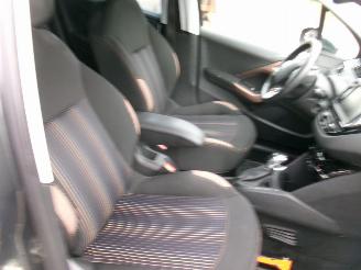 Peugeot 208 1.2 Allure 5 Drs picture 19