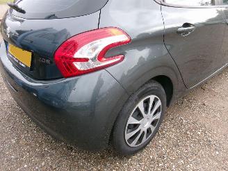 Peugeot 208 1.2 Allure 5 Drs picture 10