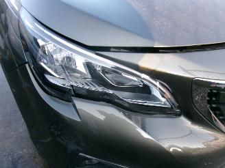 Peugeot 3008 1.2 Allure picture 36