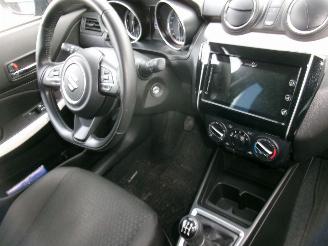 Suzuki Swift 1.2 Comfort Hybride picture 25