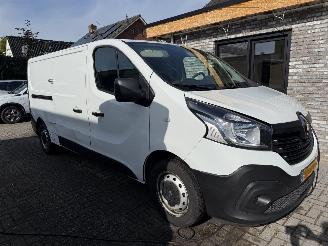 dañado vehículos comerciales Renault Trafic 2x schuifdeur WB 350cm 92KW NAVI 2017/8