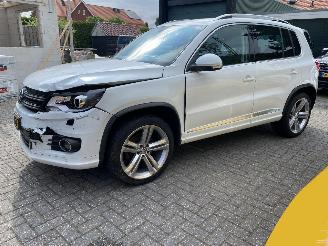 Volkswagen Tiguan 4Motion 1.4 TSi Sport&Style R-line Edition.pano/leer picture 21