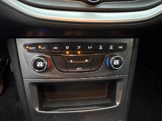 Opel Astra 1.2 Turbo 12V Combi/o  Benzine 1.199cc 81kW (110pk) FWD picture 18