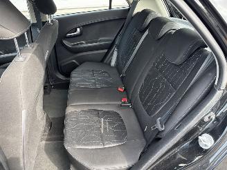 Kia Picanto 1.0 12V Hatchback  Benzine 998cc 49kW (67pk) FWD picture 10