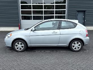 Hyundai Accent 1.4i 16V Hatchback  Benzine 1.399cc 71kW (97pk) FWD picture 2