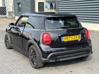 Mini Cooper 1.5 12V Cooper Hatchback 2Dr Benzine 1.499cc 100kW (136pk) FWD picture 3