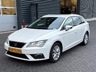 krockskadad bil auto Seat Leon SPORTOURER ST 1.5 TSI 16V Combi/o 4Dr Benzine 1.495cc 96kW (131pk) FWD 2014/11