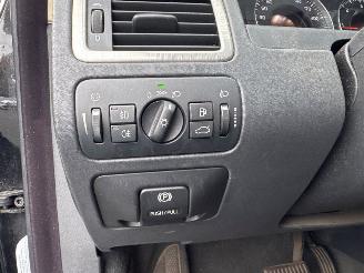 Volvo V-70 2.4 D 20V Combi/o  Diesel 2.401cc 120kW (163pk) FWD picture 21