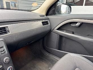 Volvo V-70 2.4 D 20V Combi/o  Diesel 2.401cc 120kW (163pk) FWD picture 17