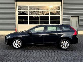 Volvo V-60 1.6 T3 16V Combi/o  Benzine 1.598cc 110kW (150pk) FW picture 2