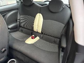 Mini Cooper 1.6 16V Cooper Hatchback  Benzine 1.598cc 88kW (120pk) FWD picture 10