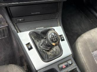 BMW 3-serie 318i 16V Combi/o  Benzine 1.995cc 105kW (143pk) RWD picture 14