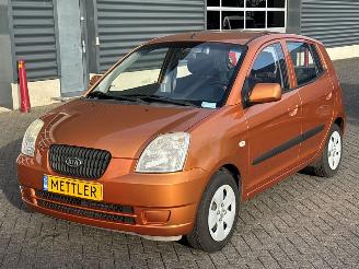 Auto incidentate Kia Picanto 1.0 12V Hatchback  Benzine 999cc 45kW (61pk) FWD 2005/12