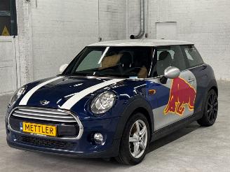 Schadeauto Mini Cooper 1.5 12V Cooper Hatchback 2Dr Benzine 1.499cc 100kW (136pk) FWD 2014/11