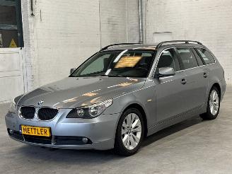 damaged passenger cars BMW 5-serie 523i 24V Combi/o  Benzine 2.497cc 130kW (177pk) RWD 2006/1