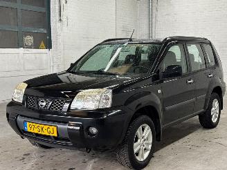 Voiture accidenté Nissan X-Trail 2.0 16V 4x2 SUV  Benzine 1.998cc 103kW (140pk) FWD 2006/2