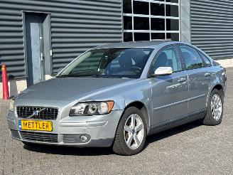 Coche accidentado Volvo S-40 2.4 20V Sedan 4Dr Benzine 2.435cc 103kW (140pk) FWD 2006/3