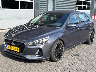 Vaurioauto  passenger cars Hyundai I-30 1.4 T-GDI 16V Hatchback  Benzine 1.353cc 103kW (140pk) FWD 2017/3