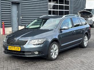 skadebil auto Skoda Superb 1.8 TSI 16V Combi/o  Benzine 1.798cc 118kW (160pk) FWD 2014/4