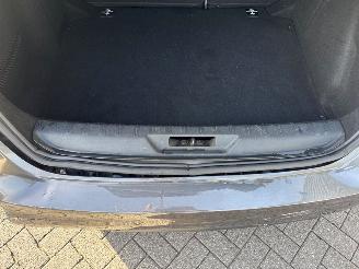 Peugeot 308 1.2 12V e-THP PureTech 130 picture 12