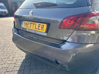 Peugeot 308 1.2 12V e-THP PureTech 130 picture 11