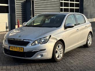 Schadeauto Peugeot 308 1.2 12V VTi PureTech 82 Hatchback 4Dr Benzine 1.199cc 60kW (82pk) FWD 2014/1