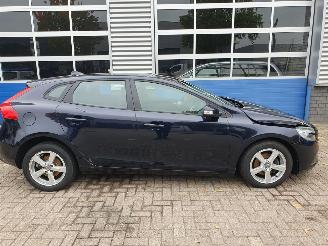 Volvo V-40 2.0 D2 Momentum Business picture 6