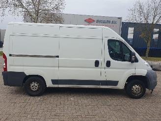 Peugeot Boxer 335 3.0 HDI L2H2 picture 6