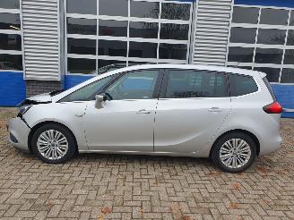 Opel Zafira TOURER 1.4 Turbo Business Executive Automaat picture 2